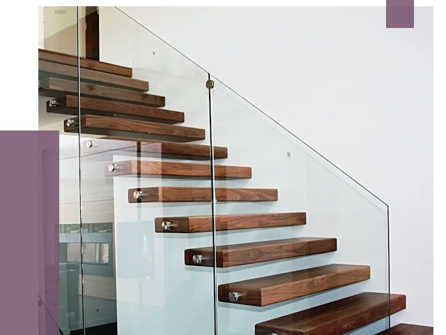 Стеклянные перила для лестницы в Лабинске от 15550 руб.