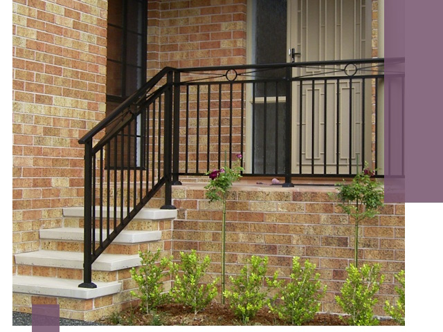 Уличные перила из металла под ключ в Лабинске