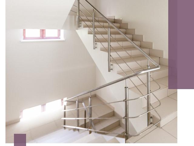 Установка и замена перил в подъезде в Лабинске