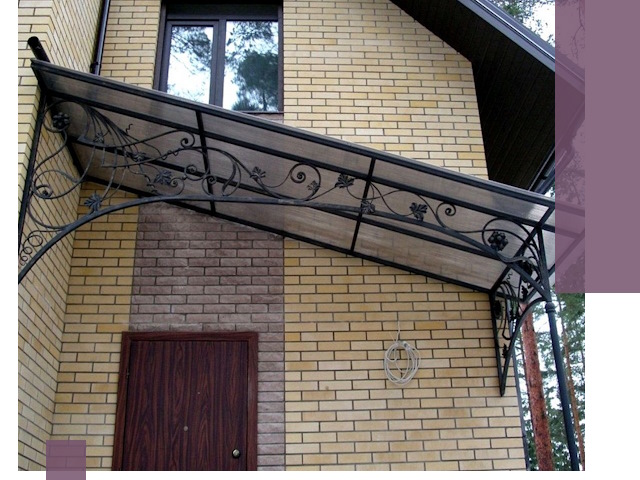 Односкатные козырьки из металла под ключ в Лабинске